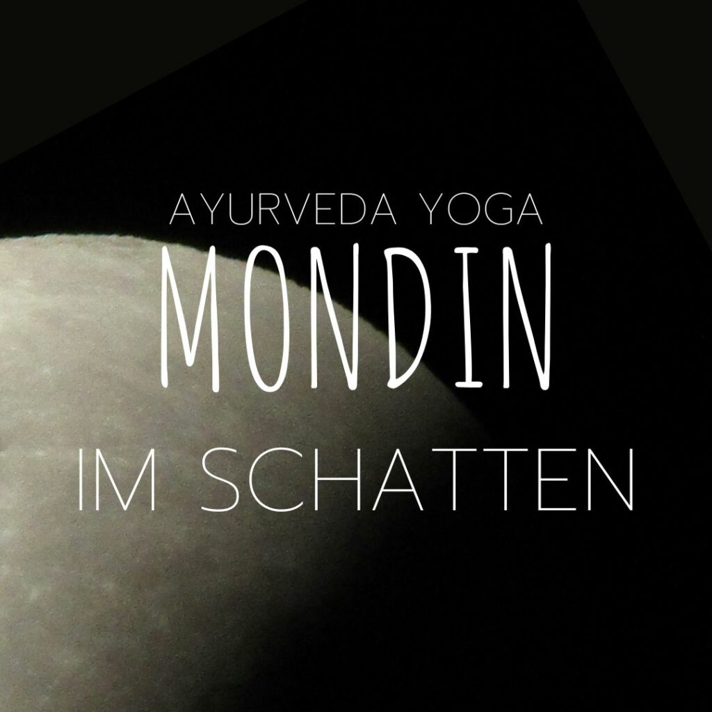Kühlende Ayurveda-Yogapraxis für innere Einkehr