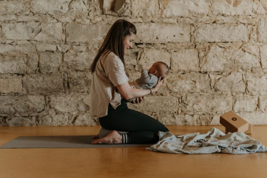 Yoga mit Baby Anthea Körpergefühl